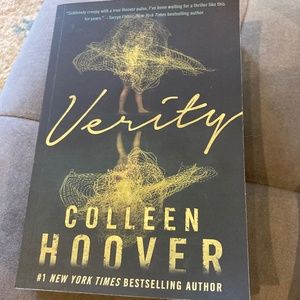 Verity by Colleen Hoover
